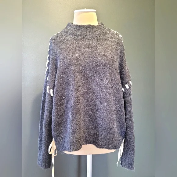 HL AFFAIR Sweater. Size: L - Picture 1 of 14